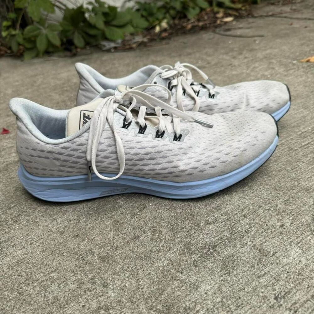 Nike Zoom Pegasus 35 Women's Size 10 Sneaker Running Exercise Lace Up Gym - Picture 2 of 8